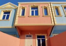 2 mərtəbə   3 otaq  h/evi  satışda