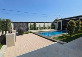 Mərdəkanda villa satılır