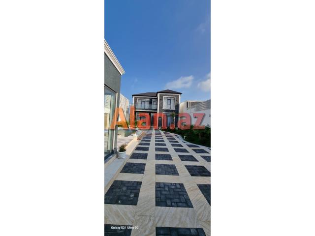 Şüvəlanda bağ evi satılır