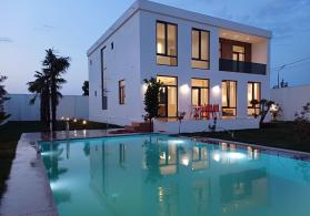 Albalıda bağ evi satılır