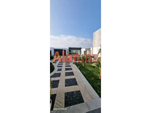 Şüvəlanda bağ evi