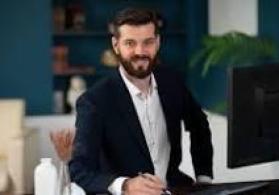 Genclere ofis meneceri isi teklif olunur