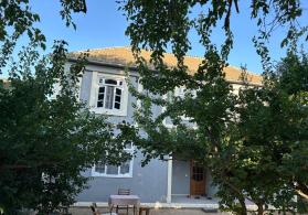 Maştağada həyət evi satılır