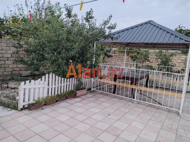 Pirşağıda həyət evi satılır