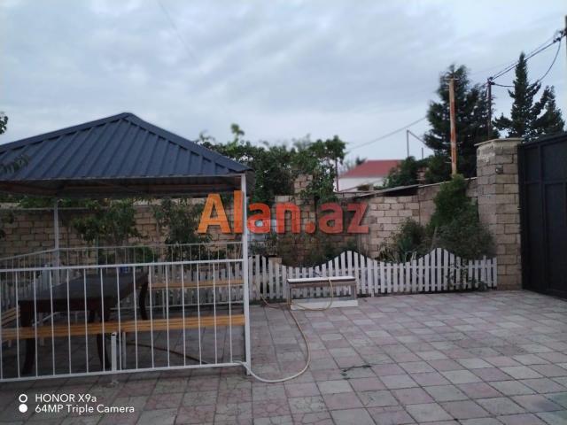 Pirşağıda həyət evi satılır