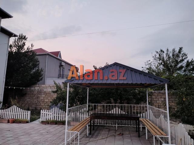 Pirşağıda həyət evi satılır