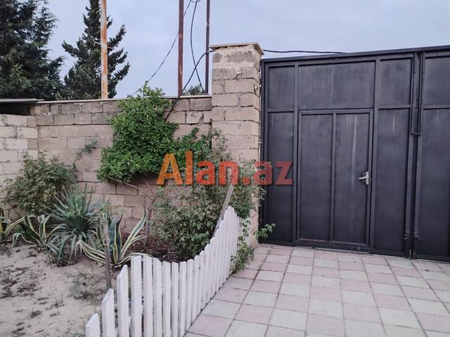 Pirşağıda həyət evi satılır