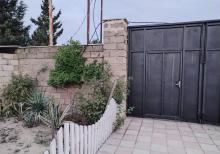Pirşağıda həyət evi satılır