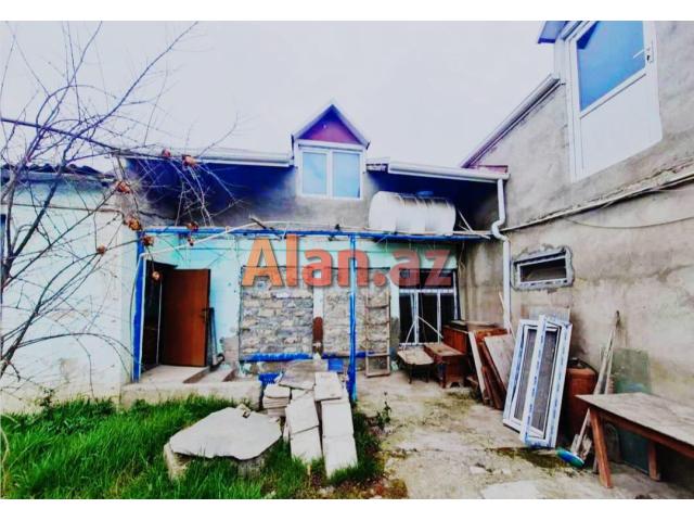 Buzovnada həyət evi satılır