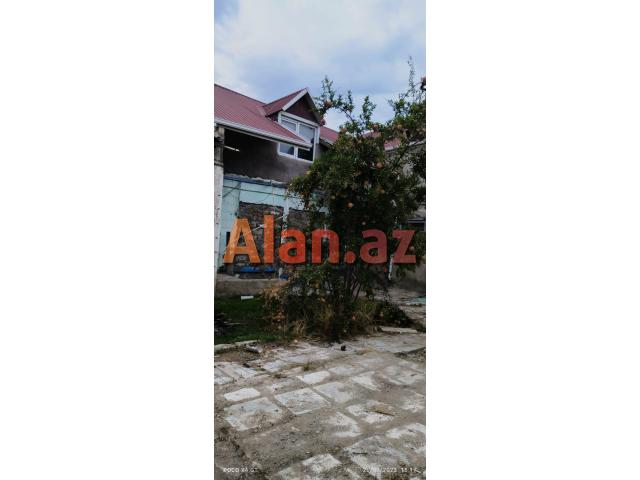 Buzovnada həyət evi satılır