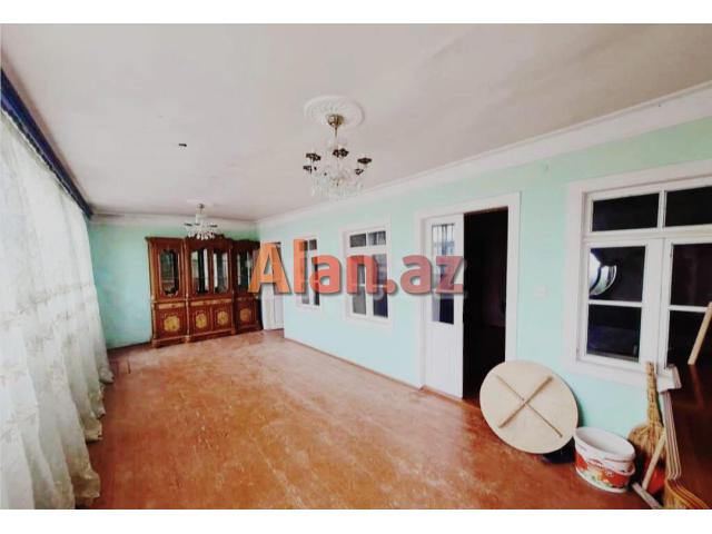 Buzovnada həyət evi satılır