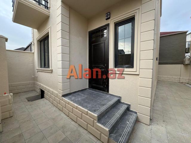 2 mərtəbə 4_otaqlı satılır