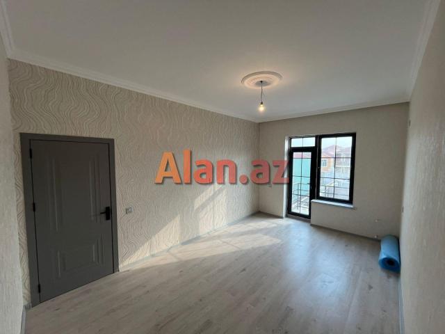 2 mərtəbə 4_otaqlı satılır