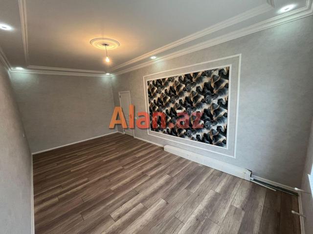 2 mərtəbə 4_otaqlı satılır