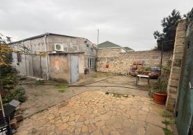 Maştağada həyət evi satılır