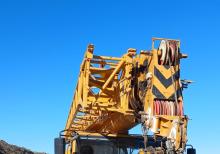 50 Tonluq kran satılır