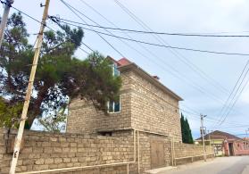 Buzovnada həyət evi satılır