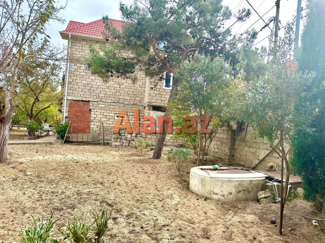 Buzovnada həyət evi satılır