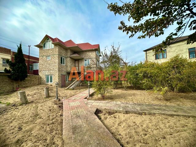 Buzovnada həyət evi satılır