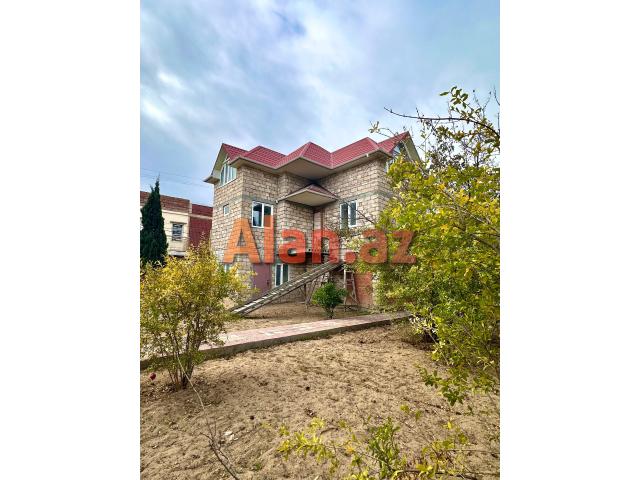 Buzovnada həyət evi satılır