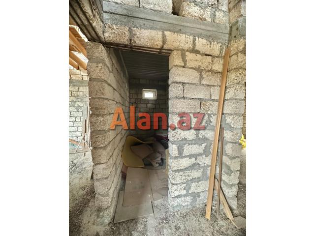 Buzovnada həyət evi satılır