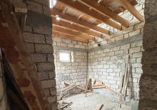 Buzovnada həyət evi satılır