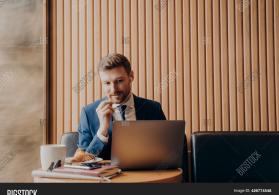 Məlumat meneceri tələb olunur