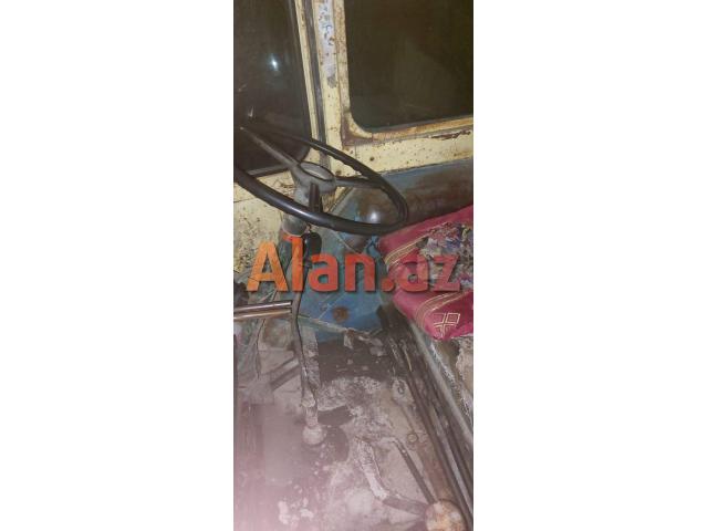 Tecili traktir satilir endirimde olacaq