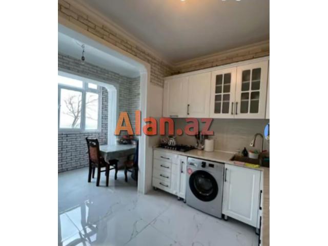 Yeni Günəşli, D massivində qanuni 2 otaqlı, əla qiymətə mənzil