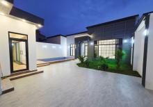 Mərdəkanda bağ evi satılır