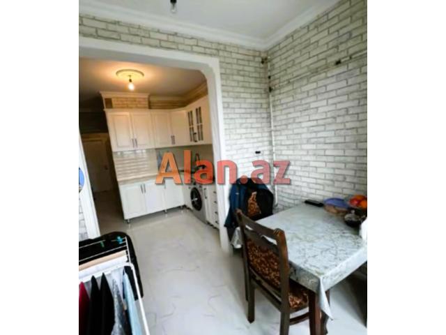 Yeni Günəşli, D massivində qanuni 2 otaqlı, əla qiymətə mənzil