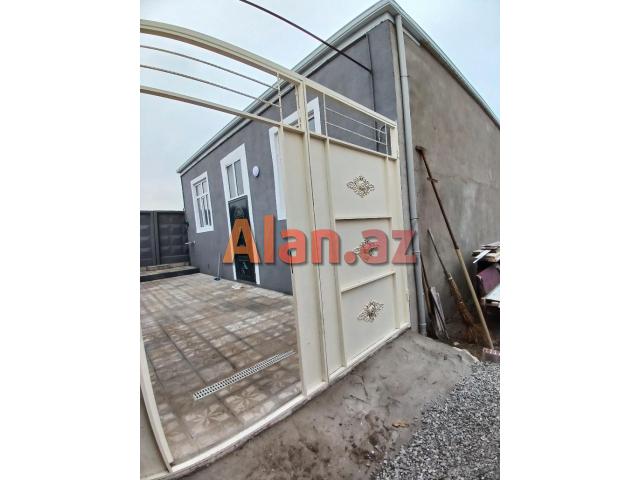 Xirdalanda 3 otaqli heyet evi satilir