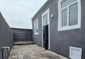 Xirdalanda 1.5 sotda  3 otaqli heyet evi satilir