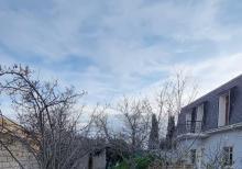 Buzovnada bağ evi satılır