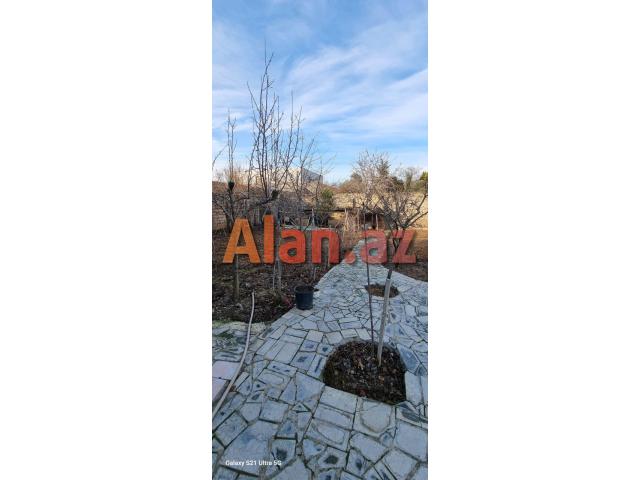 Buzovnada bağ evi satılır