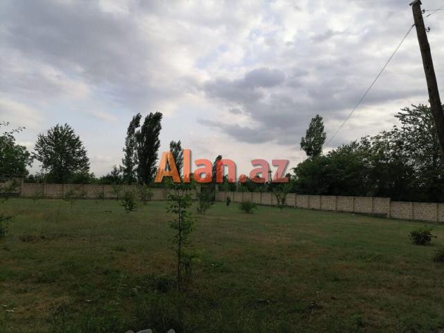 Buzovnada 120 sot torpaq sahəsi satılır.