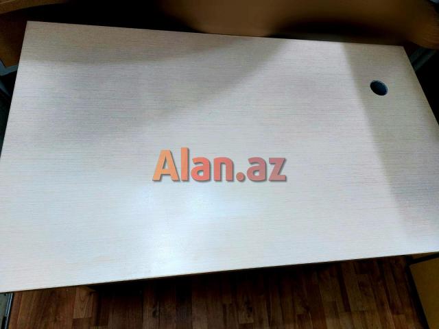 Kanada  istehsalı sadə ofis masası