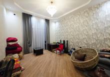 Mərdəkanda  bağ evi satılır