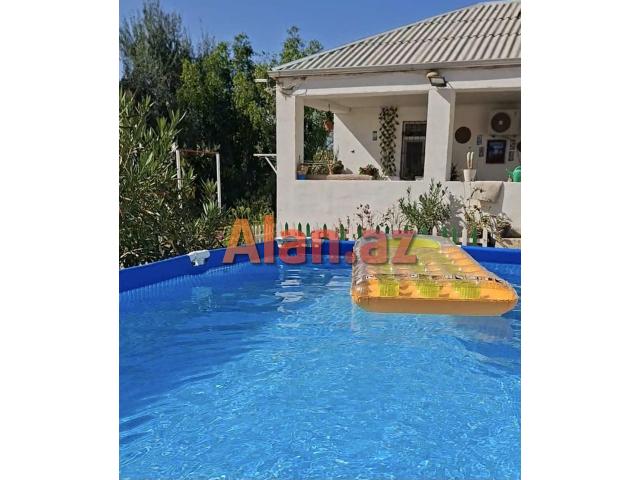 Albalılıq qəsəbəsində həyət evi satılır