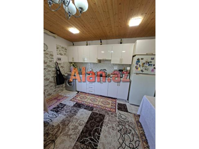 Albalılıq qəsəbəsində həyət evi satılır