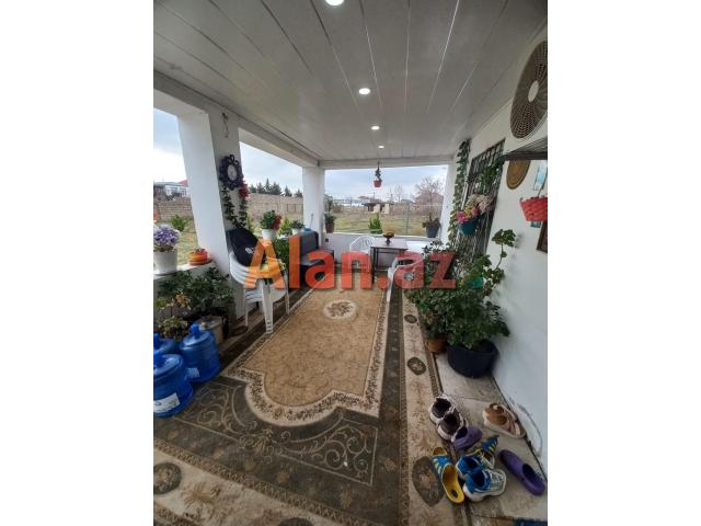 Albalılıq qəsəbəsində həyət evi satılır