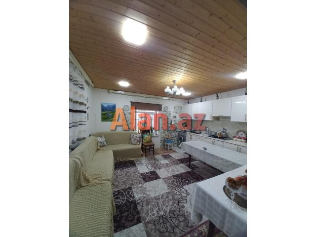 Albalılıq qəsəbəsində həyət evi satılır