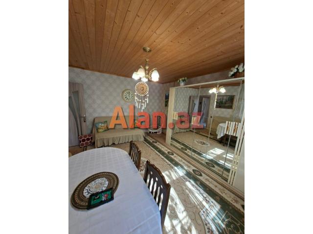 Albalılıq qəsəbəsində həyət evi satılır