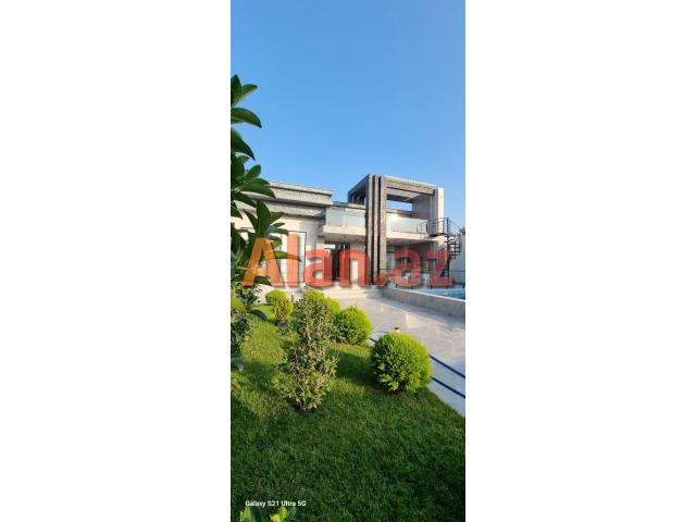 Mərdəkanda villa satılır