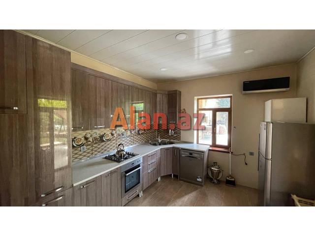 Mərdəkanda bağ evi satılır