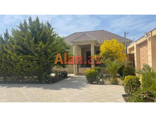 Mərdəkanda bağ evi satılır