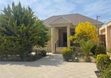 Mərdəkanda  bağ evi satılır