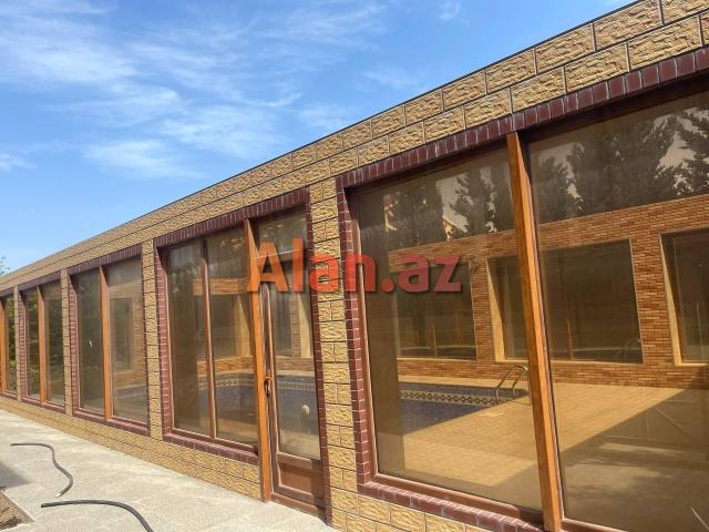 Mərdəkanda bağ evi satılır