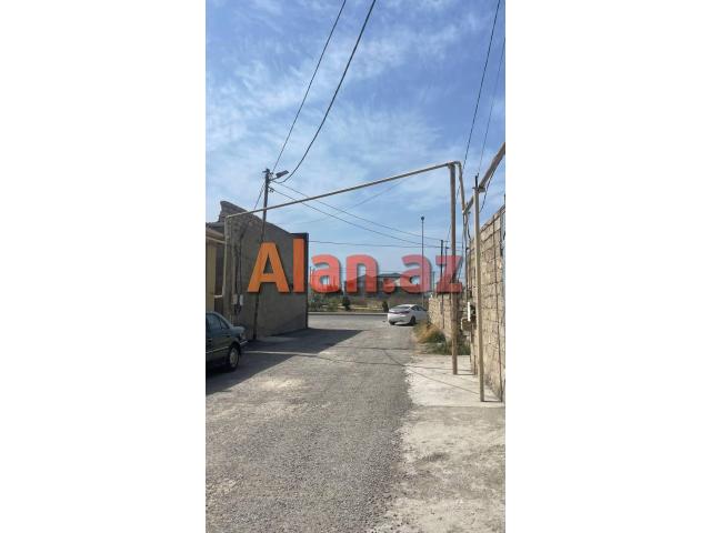 Mərdəkanda bağ evi satılır