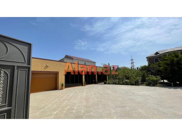 Mərdəkanda bağ evi satılır